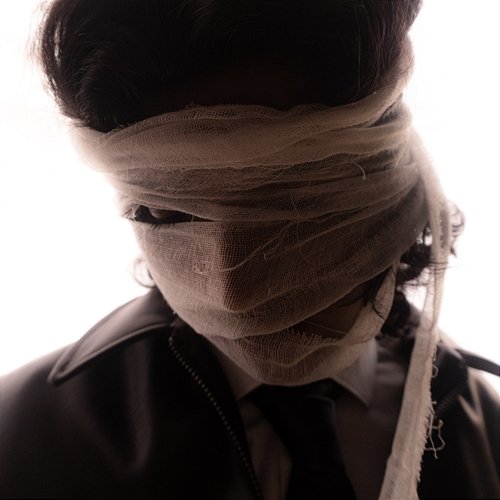 Thodi Kam Praagya, Eyepatch