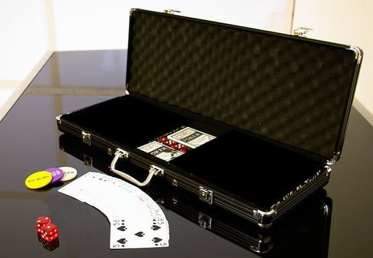 Walizka aluminiowa na 500 żetonów do pokera z akcesoriami Garthen