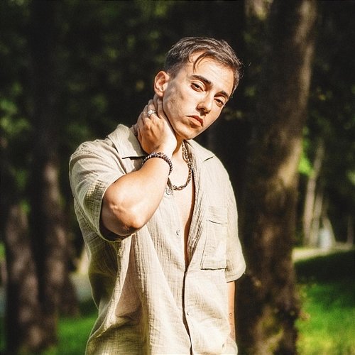 Yan Ömer Öz