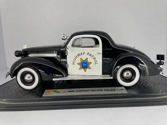 Yat Ming- Signature Pontiac Deluxe Police Car 1936 Black  1:18 18140-1 YAT Ming