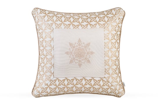 Złota poduszka zimowa Snowflake III ze złotym haftem Doram design