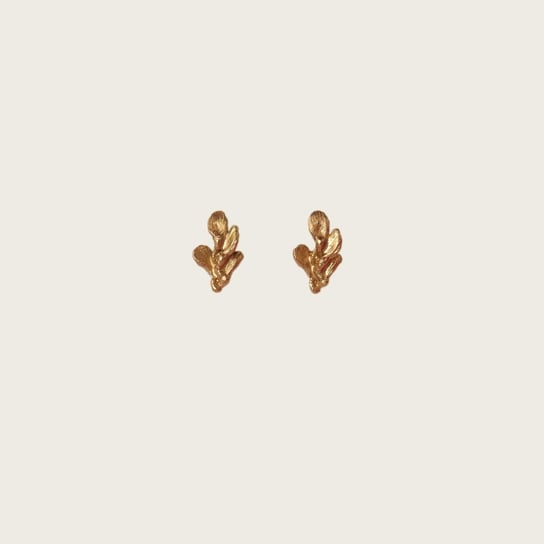 Złote kolczyki z listków- Jagoda KOS jewellery