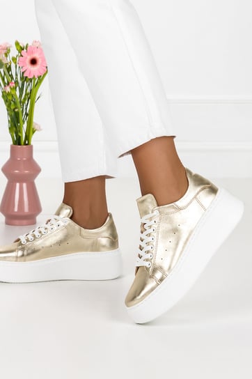 Złote sneakersy skórzane damskie buty sportowe sznurowane na białej platformie PRODUKT POLSKI Casu 2275-39 Casu