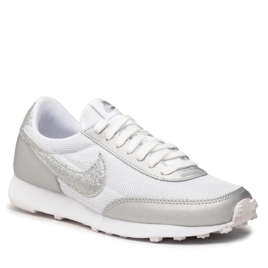 Daybreak Nike