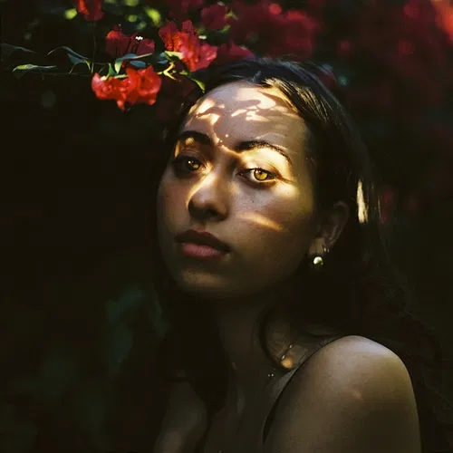 Lonely Sofía Valdés