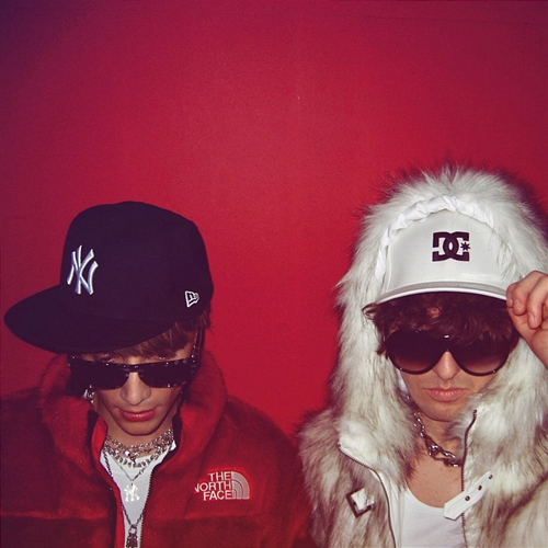 NA DWA pik pik, Skip, Krvchy