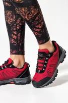 Czerwone buty trekkingowe damskie sznurowane z czarnymi dodatkami softshell Casu B2116-4-37