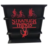 Półka na figurki Stranger Things Kinder Joy Display Stand czarna