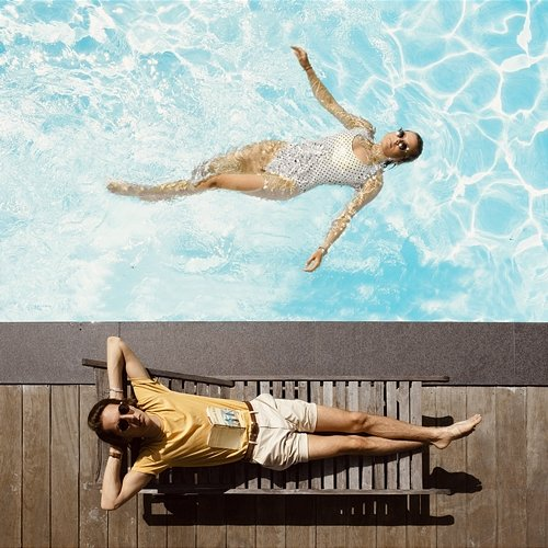 arrogance bikini Emma Hoet feat. BLOWSOM