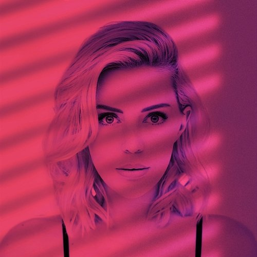 Aufstehmensch Alexa Feser