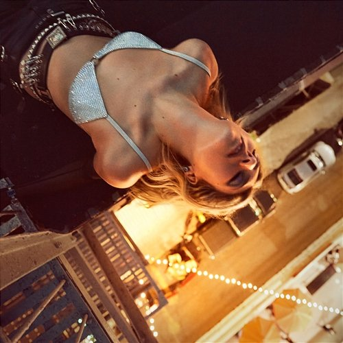 Blondes Blu DeTiger