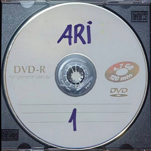 Convém Ari, Felipe Play