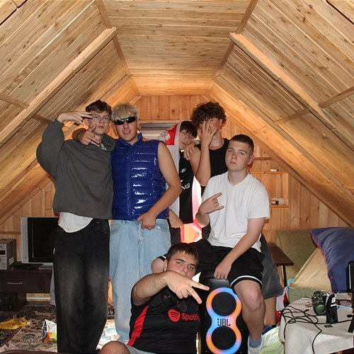 DOM TRAPU M1CH4L, AD1, SMOLINEQQ, GLORQ, Czarny, KRZYCHU