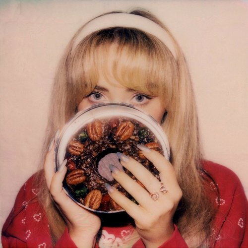 fruitcake Sabrina Carpenter