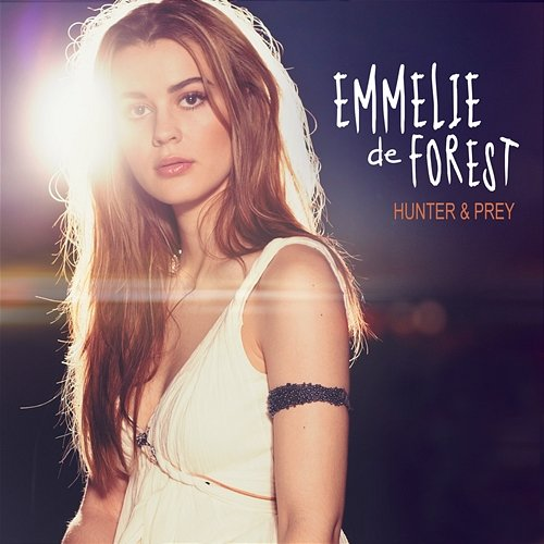 Hunter & Prey Emmelie de Forest
