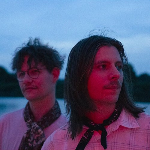 Jesień Drowsy Fawn, TREEHOUSE