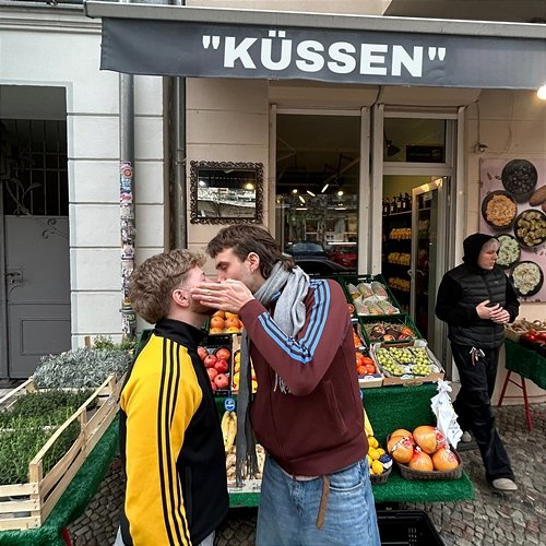 Küssen 01099, Gustav, Zachi