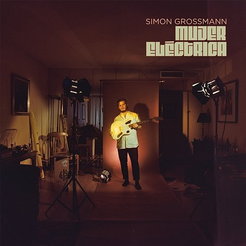 Mujer Eléctrica Simon Grossmann