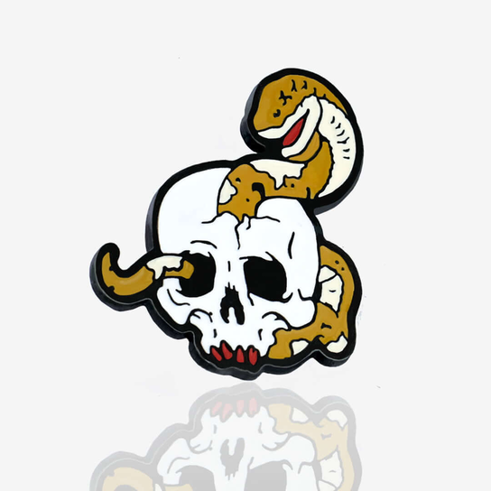 Pins czaszka "Snake" Inna marka