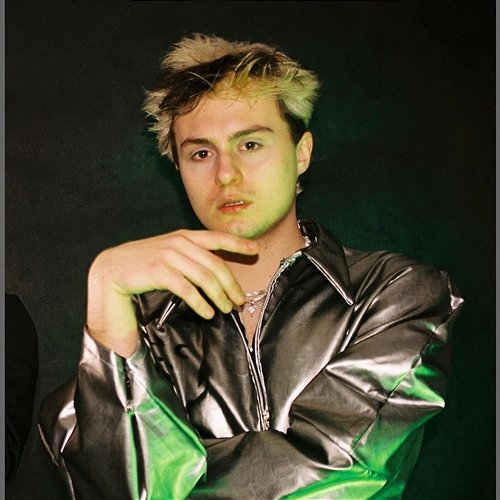 TATUAŻE Fukaj, charlie moncler